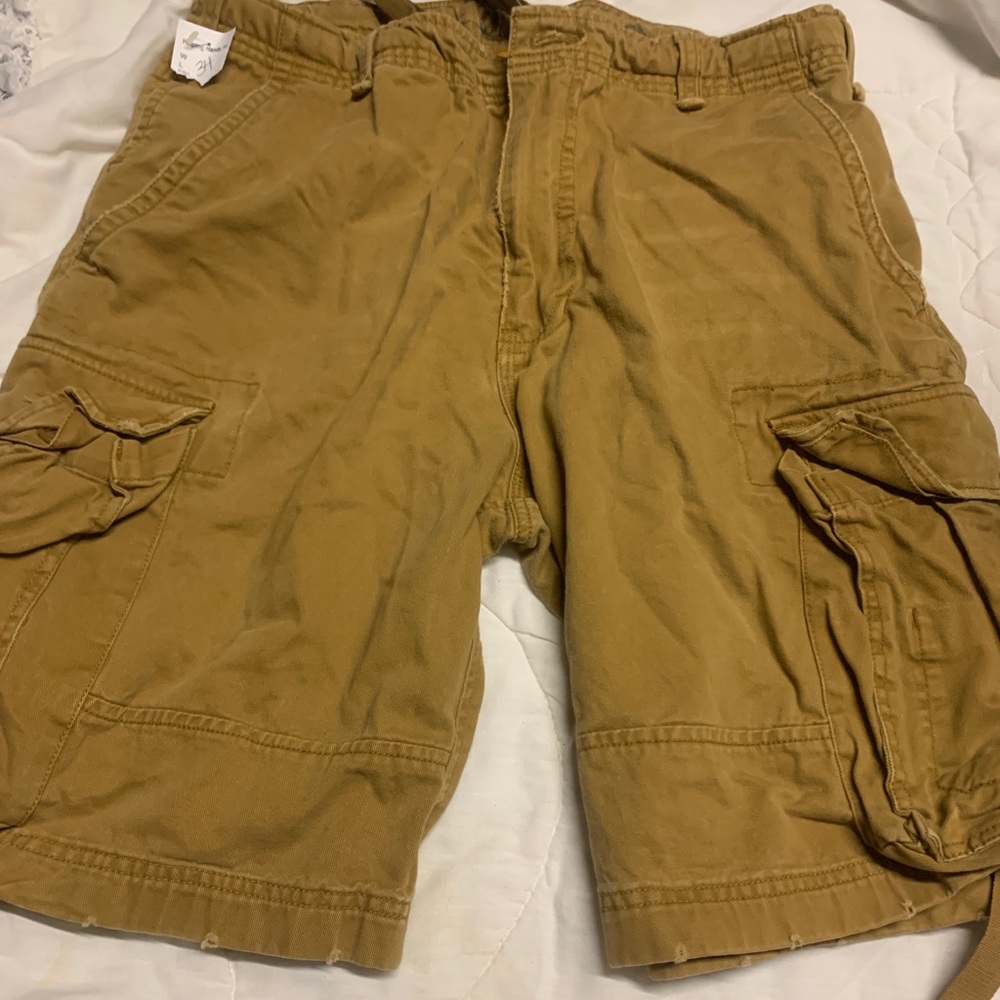 Men’s size 34 dark khaki cargo shorts Trailer brand